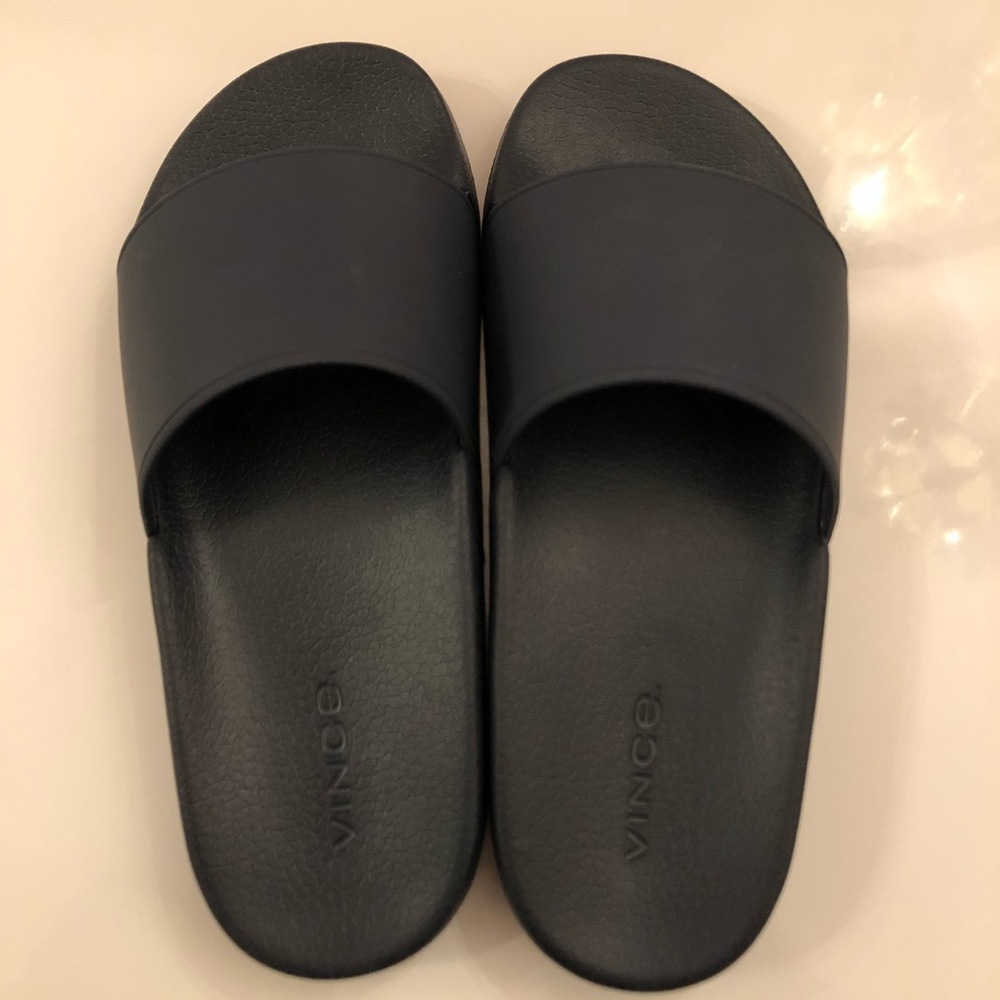 VINCE Westcoast Slides NWOT